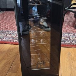 Wine / Mini Fridge