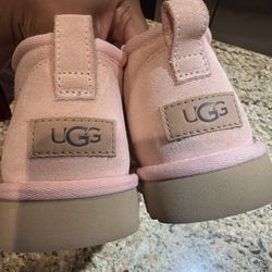 Pink Uggs 