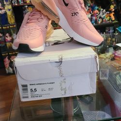 Nike 270