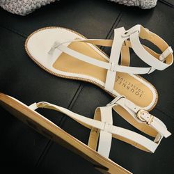 New Women’s Sandals Size 11