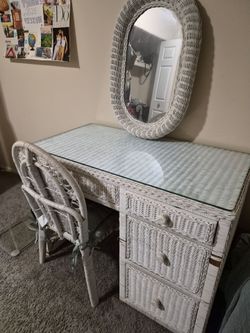 White Wicker Vanity Set