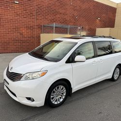 2012 Toyota Sienna