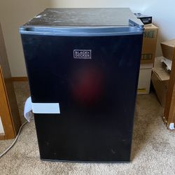 Black Decker Mini Fridge 
