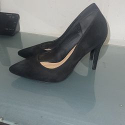 YNot Suede Black Heels 9