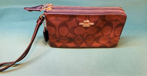 Beautiful COACH brown signature monogram double zip wristlet