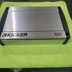 UN AMPLIFIER KICKER 