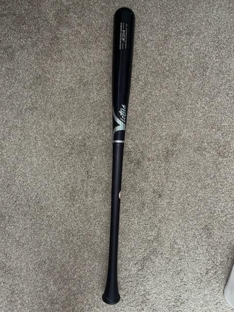 Victus JC24 Pro Model Brand New 33"