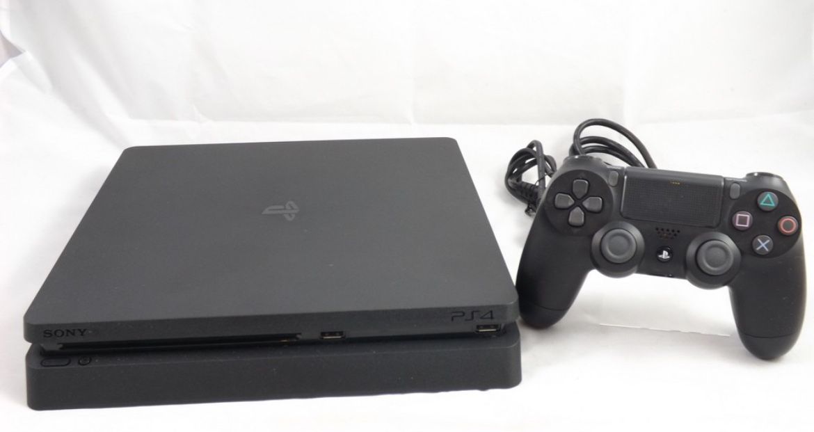 PlayStation 4 - PS4 - Game Console System With Remote Control