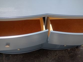 Dresser good shape