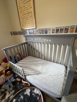 Toddler Bed/Crib