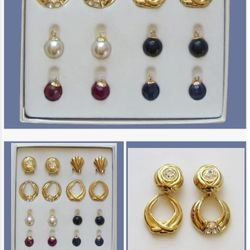 Earrings set.