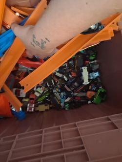 Vintage and new hotwheels with tracks