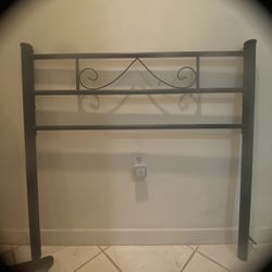 Bed Frame: Black, Metal, Twin 