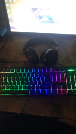 Headphones with keyboard