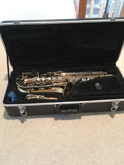Bundy Saxophone, slightly used