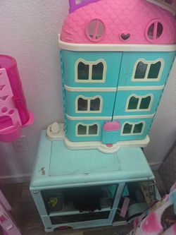 Gabby's Dollhouse and truck