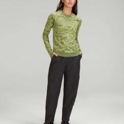 Lululemon Restless Pullover Stratum  Overlay Smoked Spruce /Wasabi - Size 2- New Without Tags 