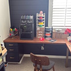 SELL ASAP  3-D Printer Comes With Filament Read description
