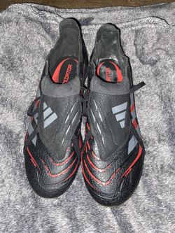 Predators With Tongue 