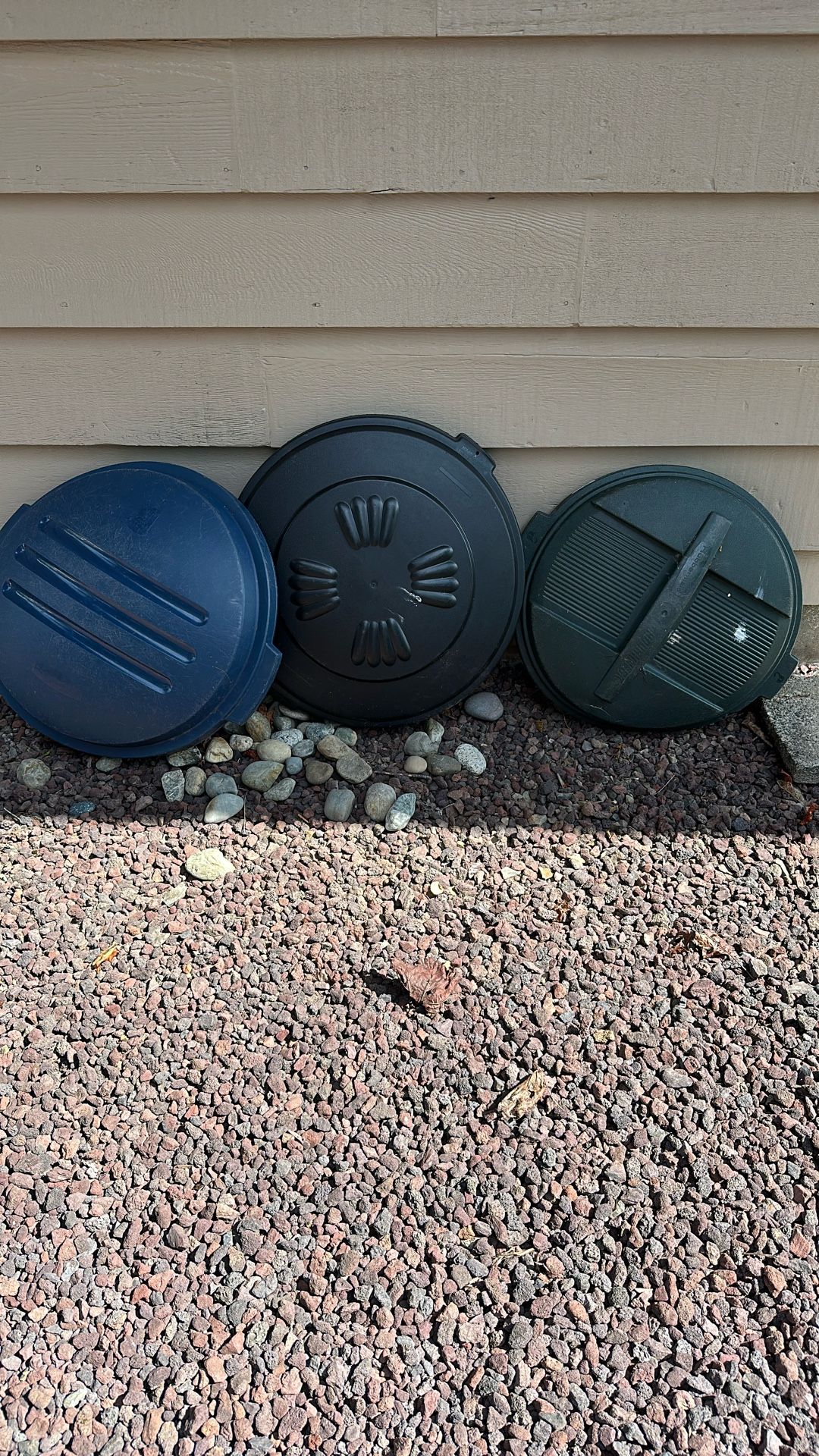 Garbage can lids