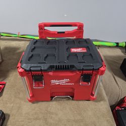Milwaukee Packout Tool Box