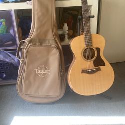 Taylor Academy 12e With Gig Bag Guitar