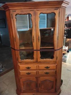 Corner cabinets