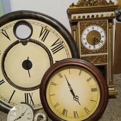 Vintage clocks assortment