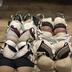 20 Mix Sizes Bras Lot 