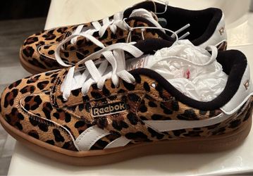 Leopard  Print Fuzzy Faux  Reebok - 7.5W