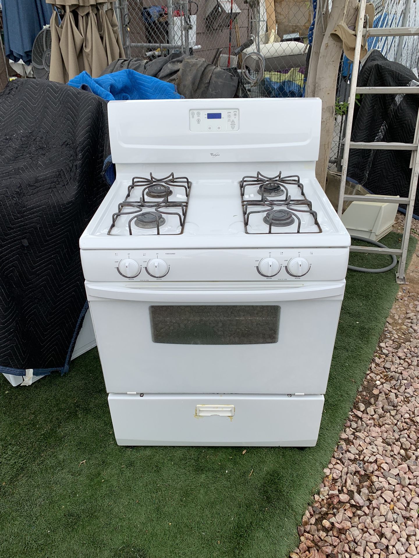 whirlpool gas stove / Nellis And Owens