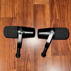 2x Shure MV7 USB Podcast Microphone