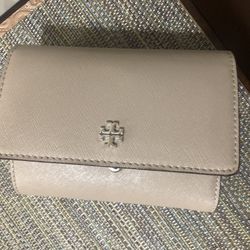 TORY BURCH ROBINSON MEDIUM WALLET