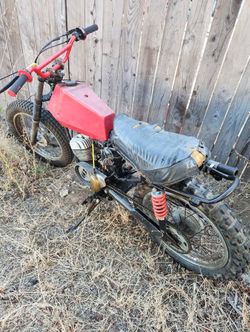 Late 90s Yamaha 175cc Dirt Bike