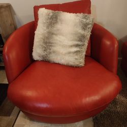 Oversized Swivel Accent Chair (Spins) 