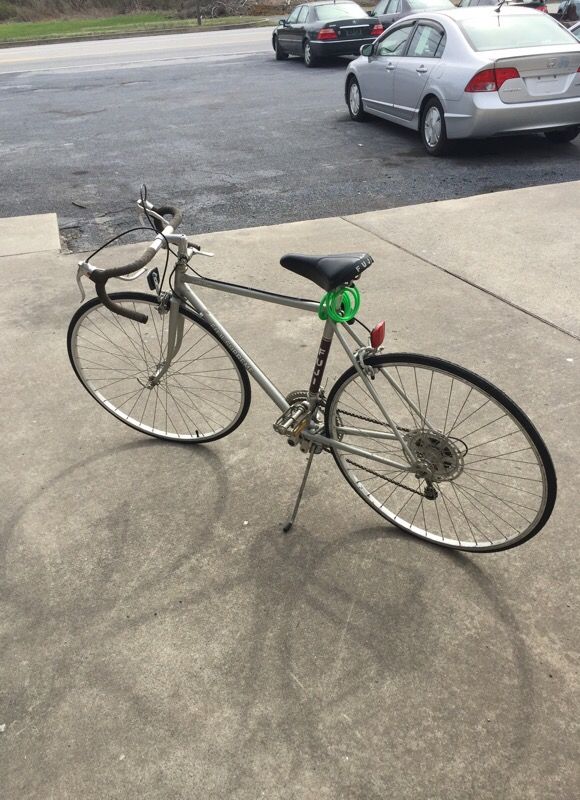 Racing bike Fuji supreme