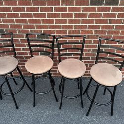 Bar Chairs, swivel bar stools.