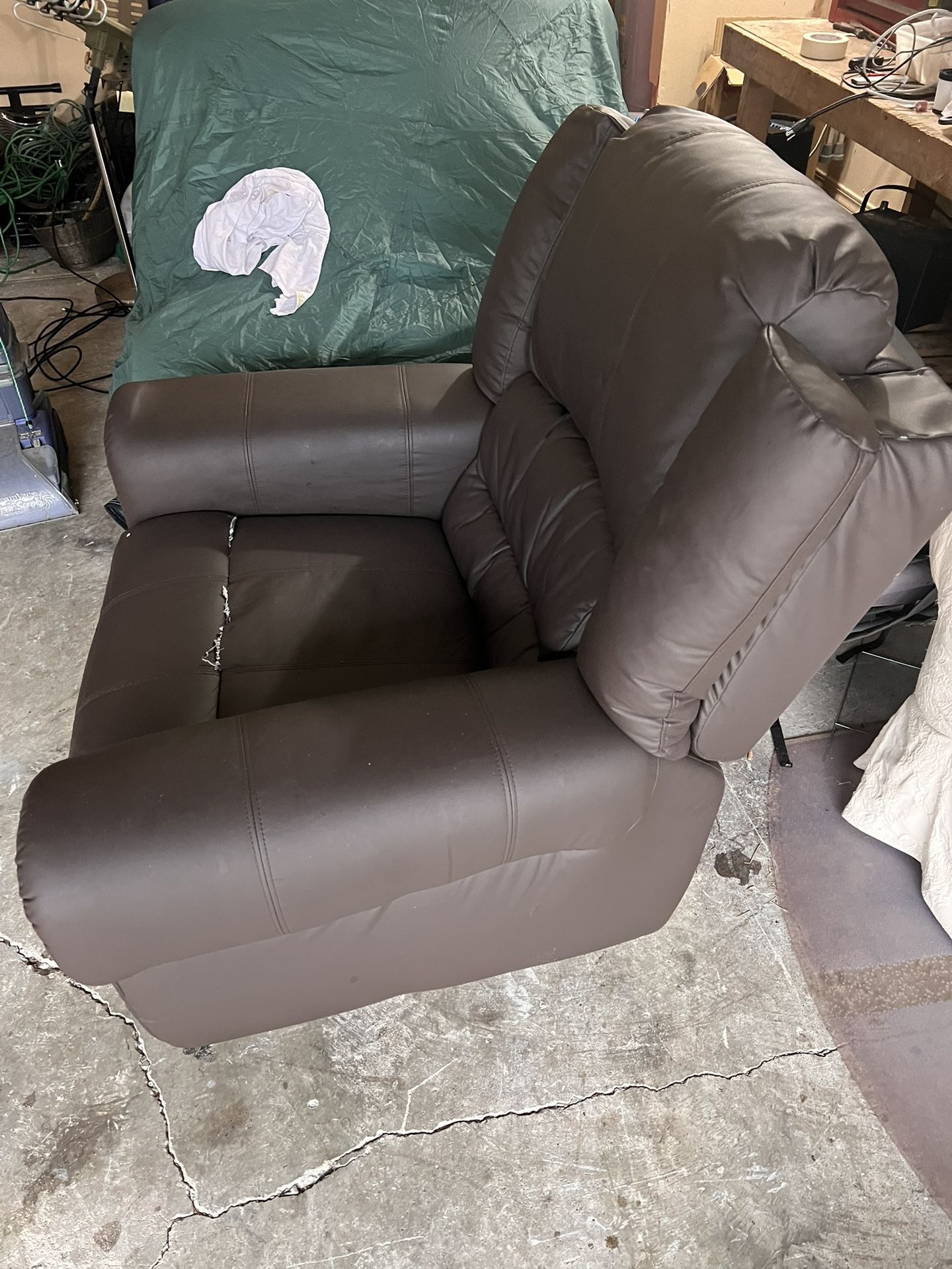 Free Recliner for Sale in Navarre, FL OfferUp