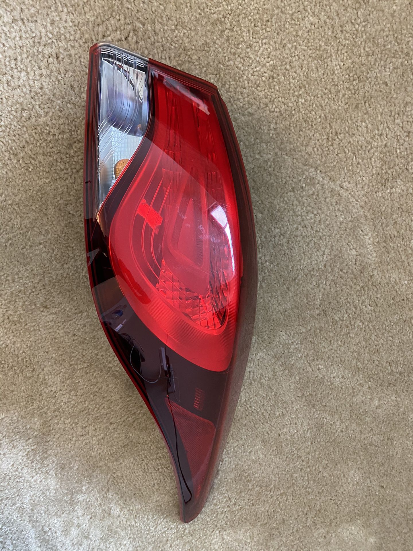 Hyundai Elantra SE - Passenger Side, Outer Tail Light, With bulb(s) - Coupe or Sedan