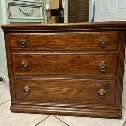 Ethan Allen Chest/ Dresser/ Drawers 