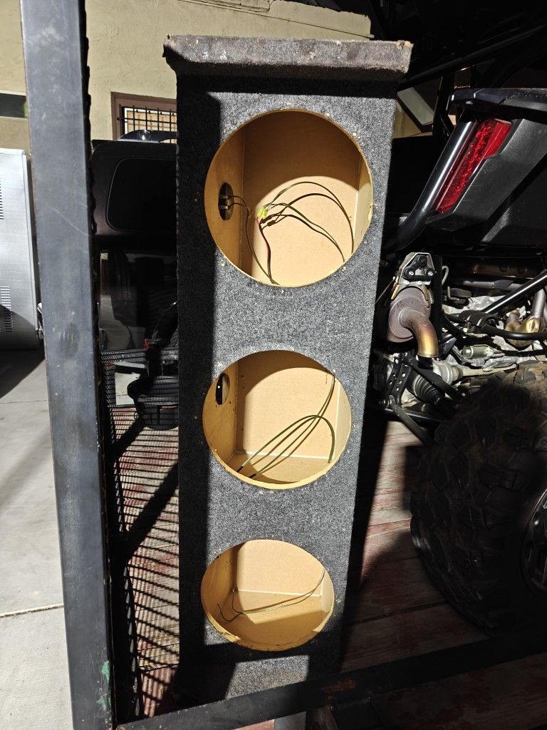 Triple Car Audio Subwoofer Box 12 Inch Behind 3rd Row Seat Good Condition