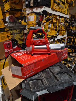 
Milwaukee
M12 12V Lithium-Ion Cordless Grease Gun (Tool-Only) STORE PRICE $199