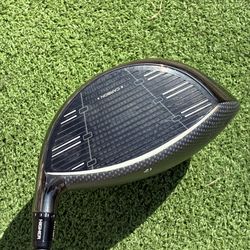 Taylormade Qi35 authentic driver in good condition only used once