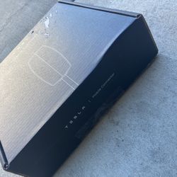 Tesla Mobile Connector