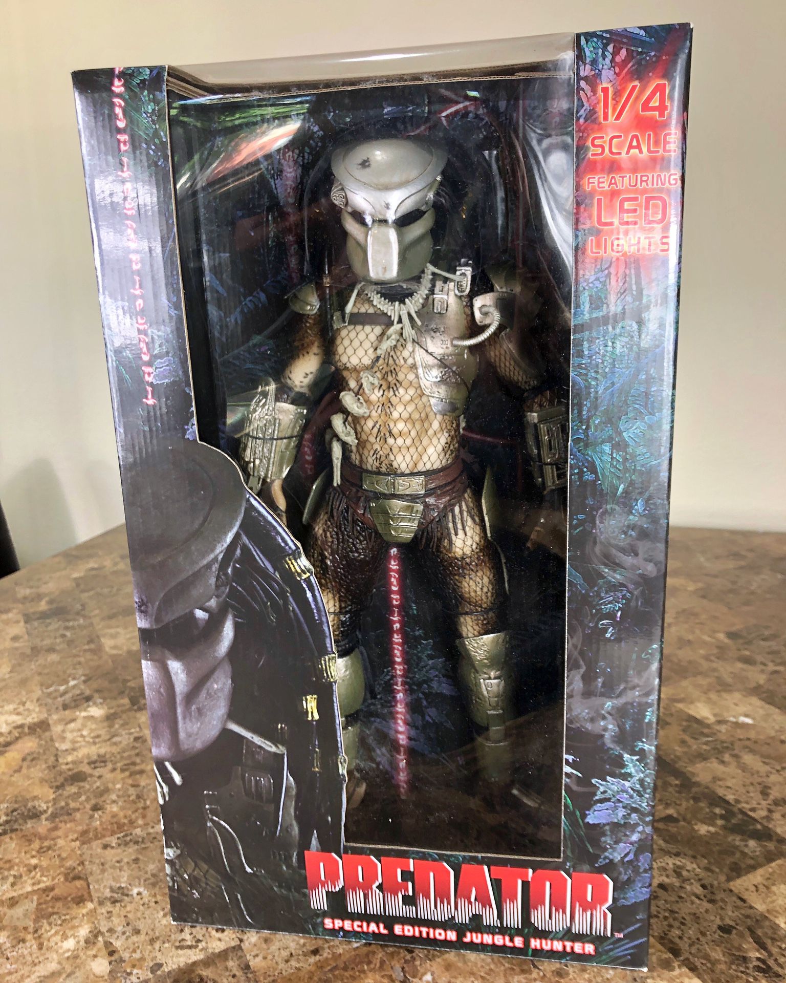 NEW 1/4 Scale Neca Predator with Led Lights 18 Inch Action Figure Horror Hot Toys