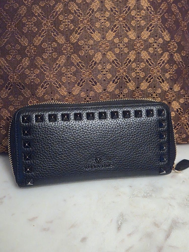 Valentino By Mario Valentino Grace Dollaro Leather Continental Wallet.
