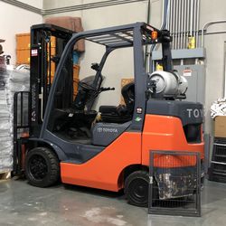 Like brand new Toyota forklift only got 248 hours 5000 pound capacity.  bought it 10 months ago brand new for $45,000.   Still have warranty on it👍🏻