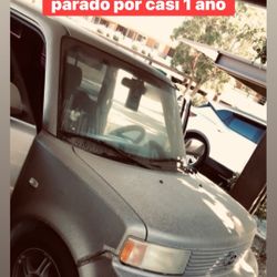 2006 scion 165 mil millas parado por casi un año nesesita bateria para arrancar creo
