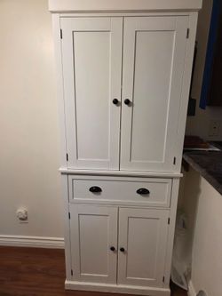 Kitchen Cabinet/Pantry