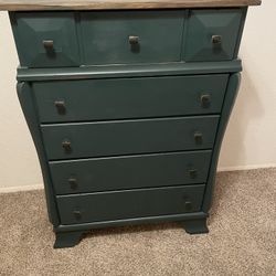 Dresser 